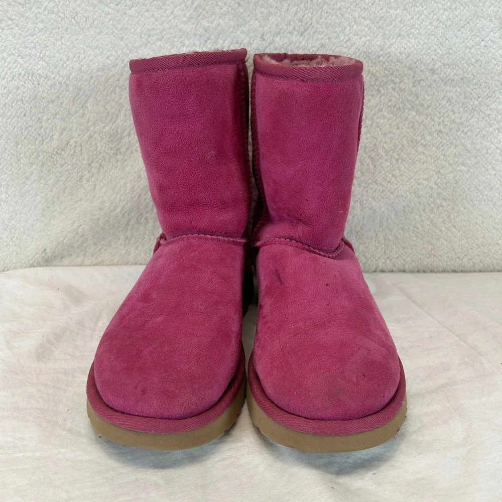 UGG Classic Short II Magenta Purple Suede Sheepskin Boots 1016223 Womens Size 6